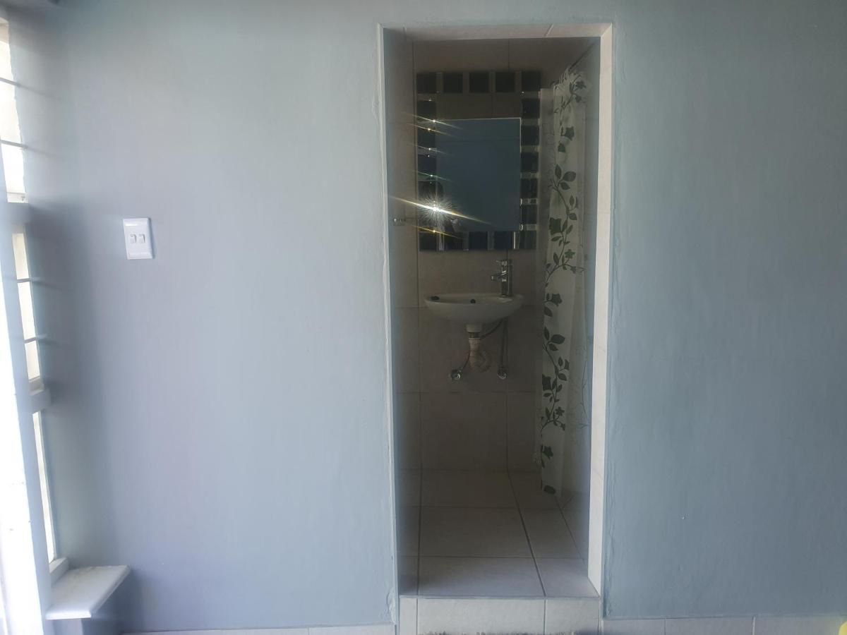 Gardenia Guesthouse เคปทาวน์ ภายนอก รูปภาพ